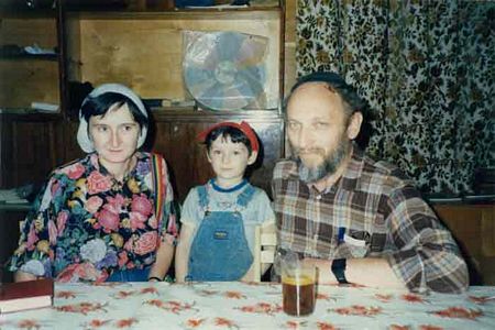 Aug. 1989: Vladimir Dashepsky, wife, and son, Moscow